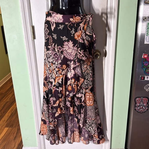 Maeve By Anthropologie Plum Floral Hi-Lo Maxi Boho Gypsy Wrap Skirt Size Small - Picture 2 of 10